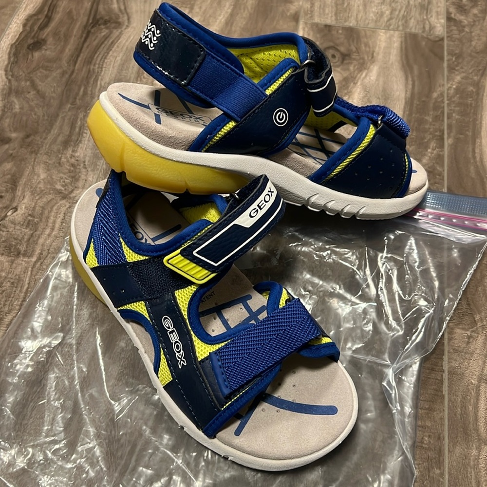 🔥🔥GEOX navy/lime sandal